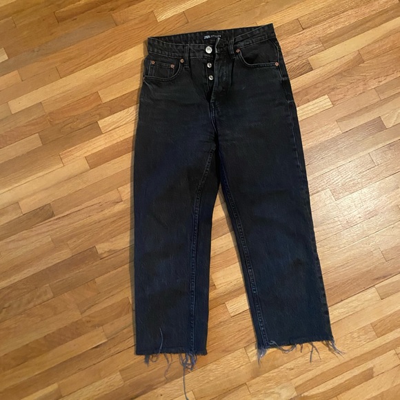 Zara Straight Leg Jeans Cropped - Picture 2 of 4